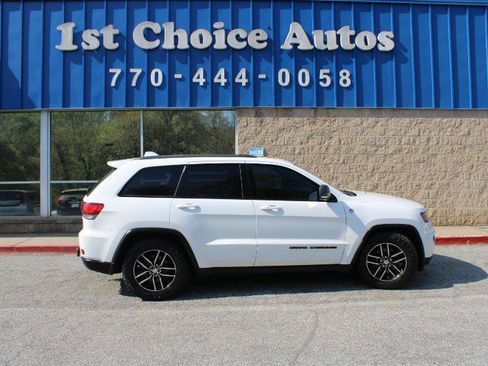 Used 2017 Jeep Grand Cherokee Trailhawk w/ Trailhawk Luxury Group AWD/4WD image 23