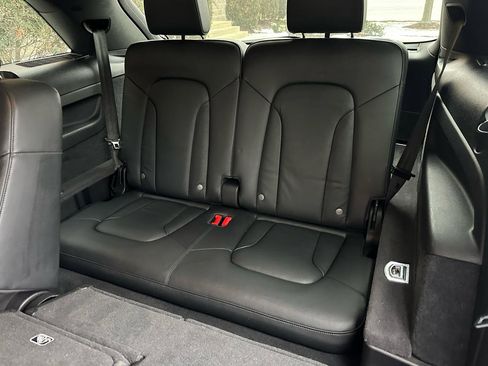 Used 2014 Audi Q7 3.0T S line Prestige w/ S Line Package image 31