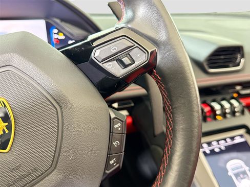Used 2023 Lamborghini Huracan EVO image 23