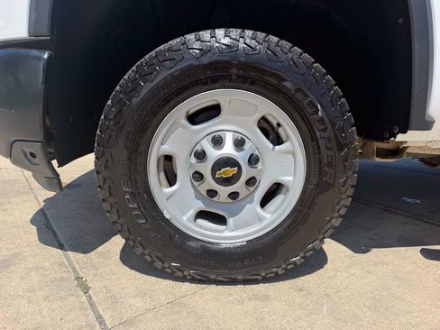 Used 2024 Chevrolet Silverado 2500 W/T w/ WT Convenience Package AWD/4WD image 9