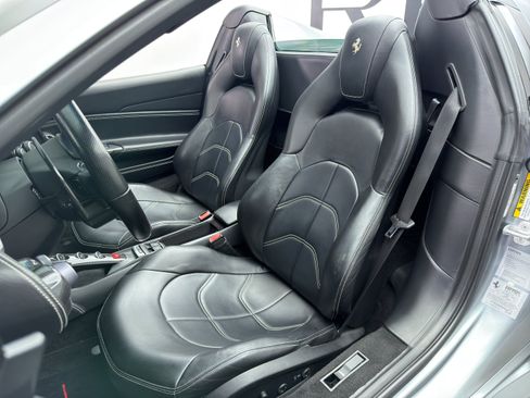 Used 2017 Ferrari 488 Spider RWD image 3