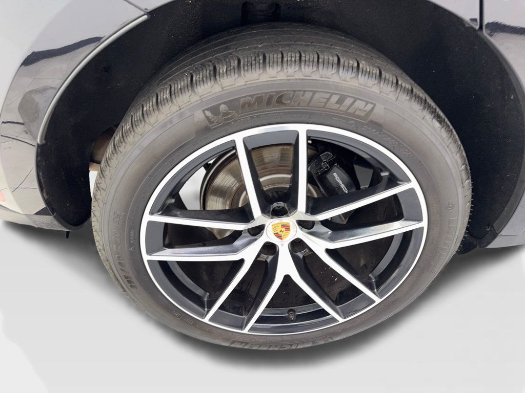 Used 2024 Porsche Macan Turbo AWD/4WD image 78