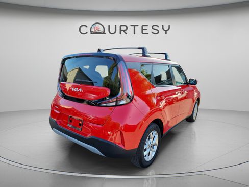 Certified 2023 Kia Soul LX w/ Option Group 015 FWD image 3