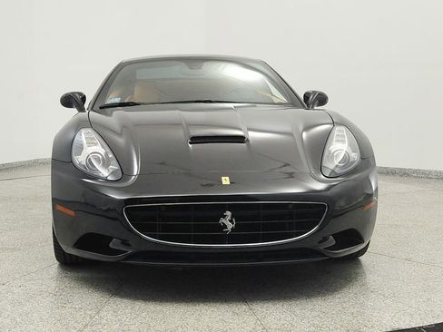 Used 2012 Ferrari California image 8