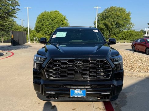 Used 2024 Toyota Sequoia Platinum AWD/4WD image 9