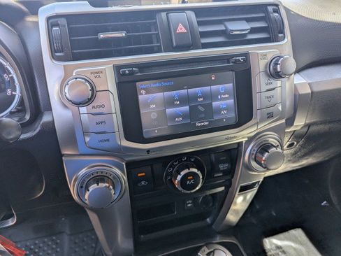 Used 2015 Toyota 4Runner SR5 AWD/4WD image 18