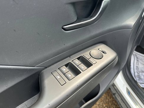 Used 2025 Hyundai Kona SEL AWD/4WD image 15