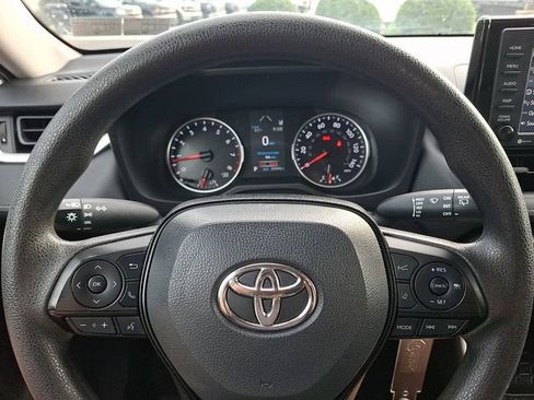 Certified 2022 Toyota RAV4 LE AWD/4WD image 18
