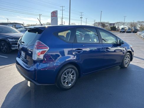 Used 2017 Toyota Prius V Three image 16