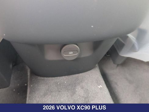 New 2026 Volvo XC90 B5 Plus w/ Protection Package Premier AWD/4WD image 15