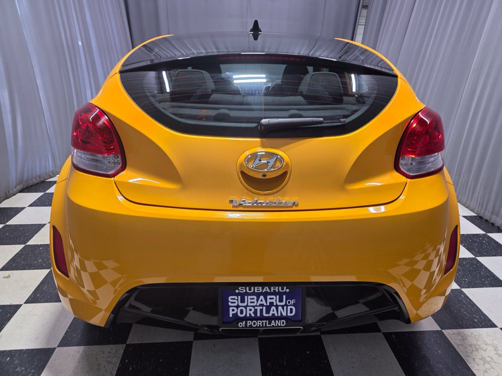 Used 2017 Hyundai Veloster Value Edition FWD image 5