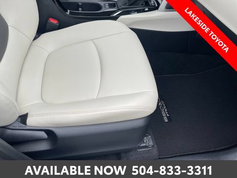 Used 2023 Toyota Corolla Cross XLE w/ Convenience Package AWD/4WD image 16
