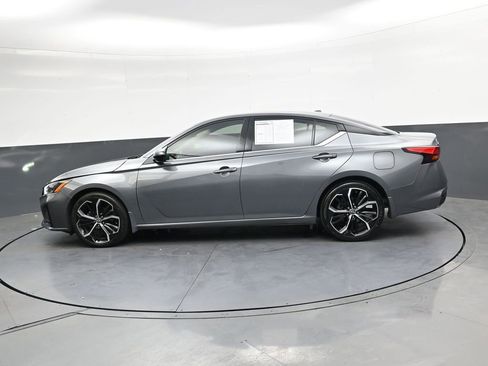 Used 2023 Nissan Altima 2.5 SR FWD image 7
