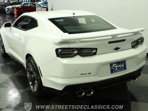 Used 2023 Chevrolet Camaro ZL1 RWD image 8
