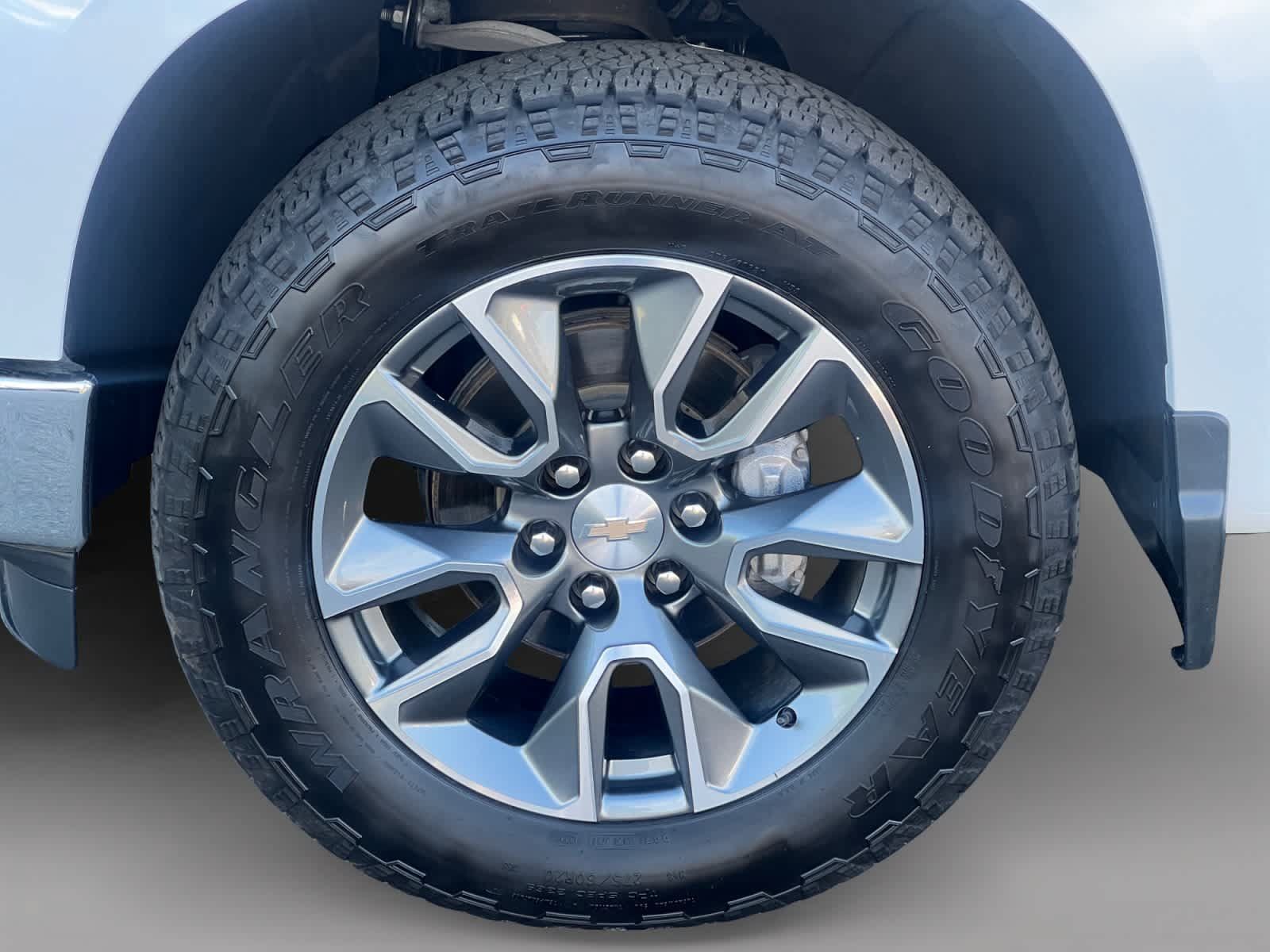 Used 2024 Chevrolet Silverado 1500 LT AWD/4WD image 19