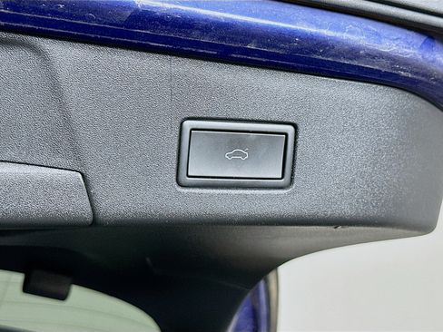 Used 2021 Volkswagen ID.4 Pro S RWD image 30