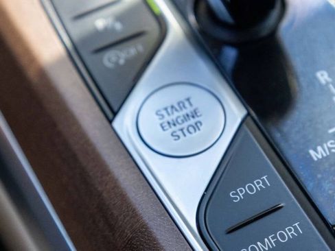 Used 2020 BMW 330i Sedan w/ Premium Package image 27