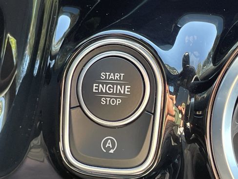 Certified 2025 Mercedes-Benz GLA 250 image 30