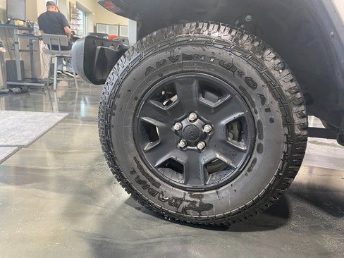 Used 2021 Jeep Gladiator Mojave AWD/4WD image 12