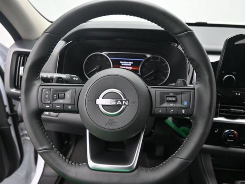 Used 2025 Nissan Pathfinder SL w/ Black Appearance Package AWD/4WD image 22