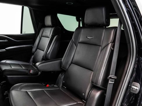 Used 2021 Cadillac Escalade Luxury RWD image 17