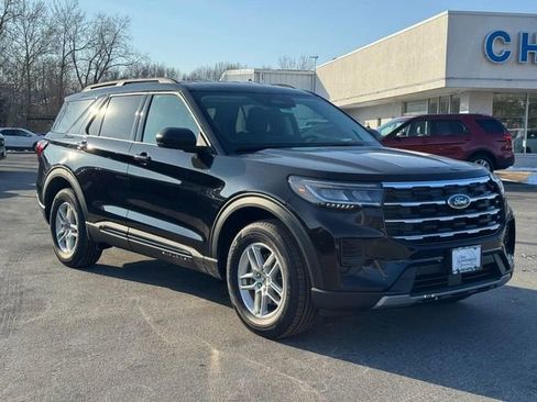 New 2026 Ford Explorer Active image 2