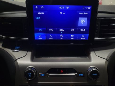 Used 2022 Ford Explorer XLT w/ Equipment Group 202A AWD/4WD image 25