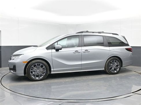 New 2026 Honda Odyssey Touring image 6
