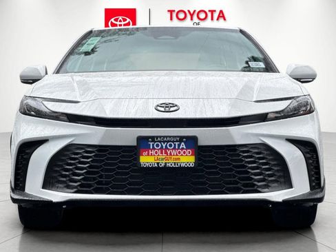 New 2026 Toyota Camry SE image 8