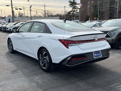 Certified 2025 Hyundai Elantra SEL image 5