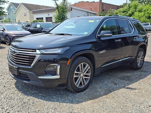 Used 2023 Chevrolet Traverse High Country w/ LPO, Floor Liner Package AWD/4WD image 3