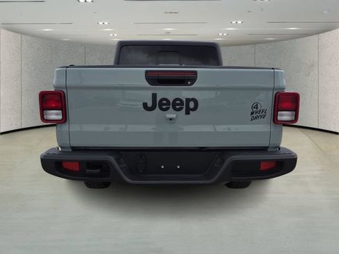 Used 2023 Jeep Gladiator Sport AWD/4WD image 35