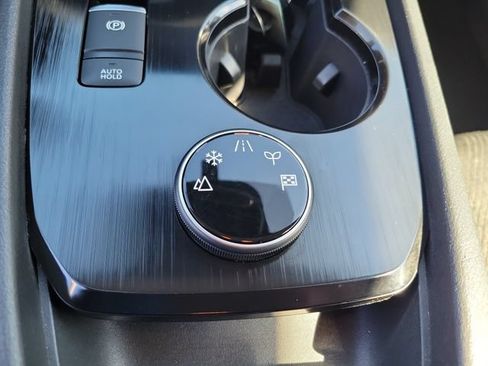 Used 2024 Nissan Rogue SV AWD/4WD image 35