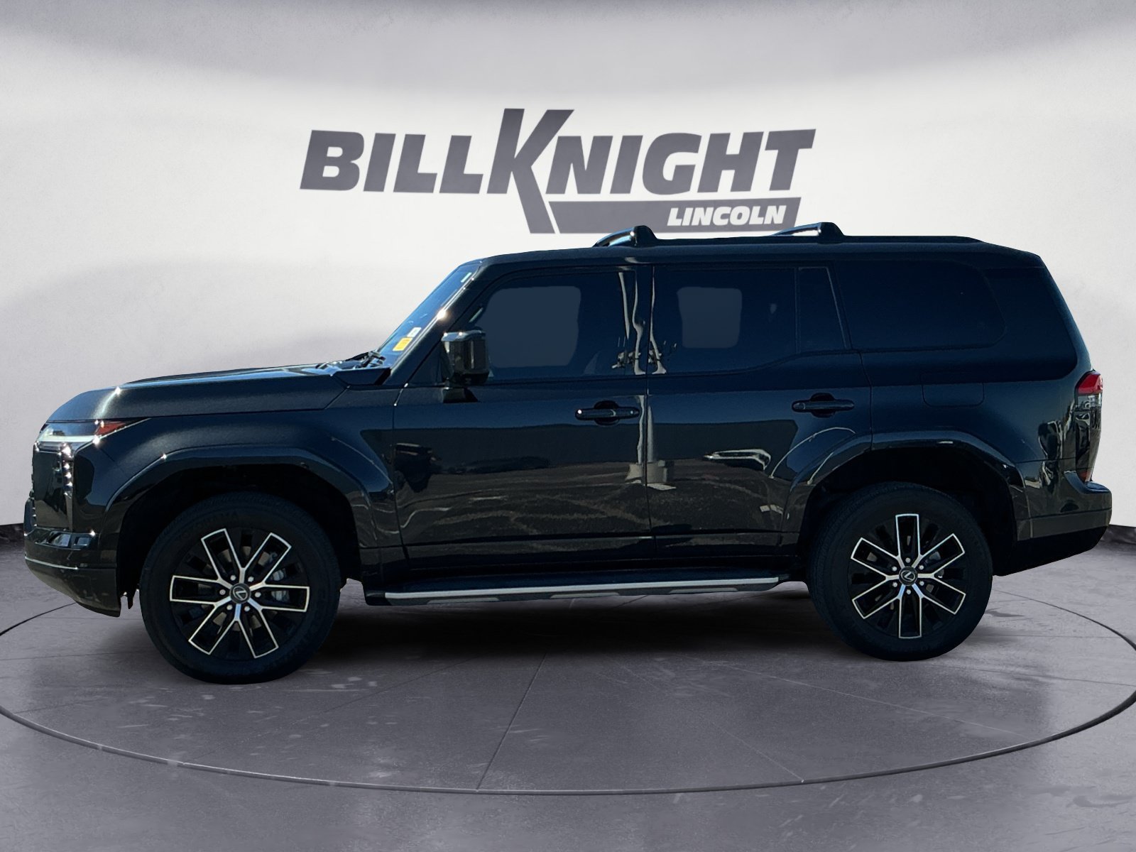 Used 2024 Lexus GX 550 w/ Accessory Package (Z1) AWD/4WD image 3