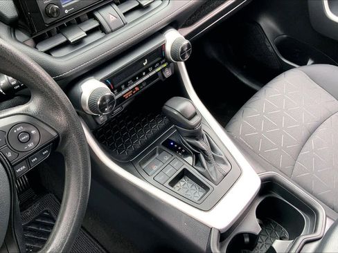 Used 2021 Toyota RAV4 XLE image 15