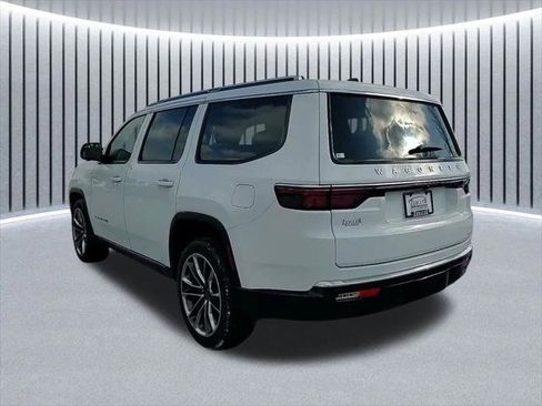 Certified 2024 Jeep Wagoneer Series III w/ Premium Group I AWD/4WD image 12