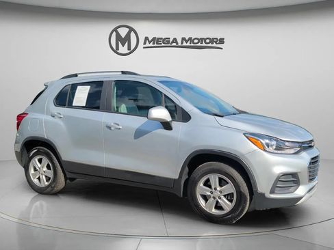 Used 2021 Chevrolet Trax LT AWD/4WD image 10