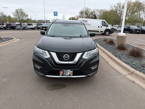Used 2018 Nissan Rogue SL image 2
