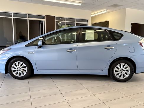 Used 2014 Toyota Prius Prime Advanced FWD image 7