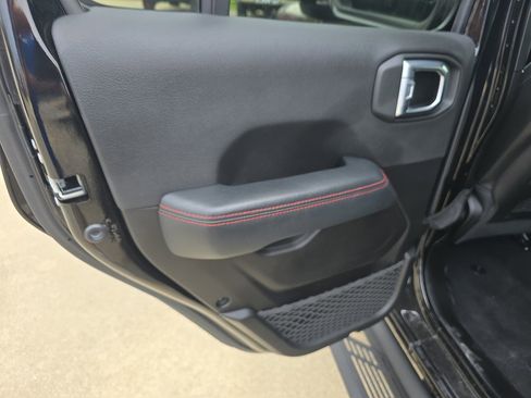 Used 2023 Jeep Gladiator Rubicon image 11