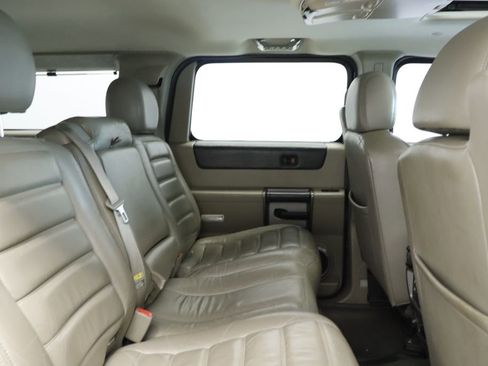 Used 2004 HUMMER H2 w/ Preferred Equipment Group AWD/4WD image 18
