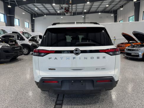 Used 2022 Nissan Pathfinder SV AWD/4WD image 6
