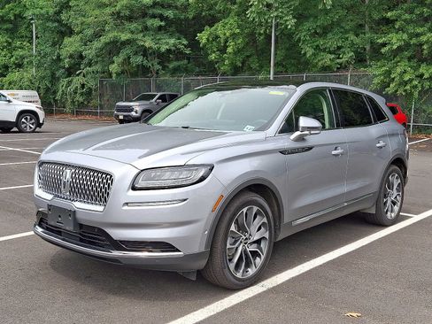 Used 2022 Lincoln Nautilus Reserve AWD/4WD image 2