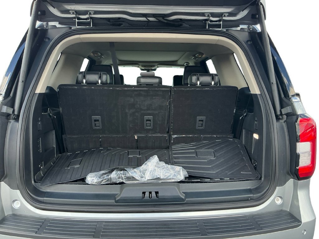 Certified 2024 Ford Expedition XLT RWD image 24