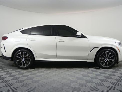 Used 2022 BMW X6 xDrive40i AWD/4WD image 2