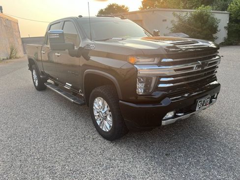 Used 2020 Chevrolet Silverado 2500 High Country w/ Z71 Off-Road Package AWD/4WD image 5