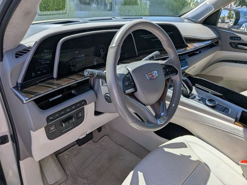 Used 2021 Cadillac Escalade Premium Luxury Platinum AWD/4WD image 15