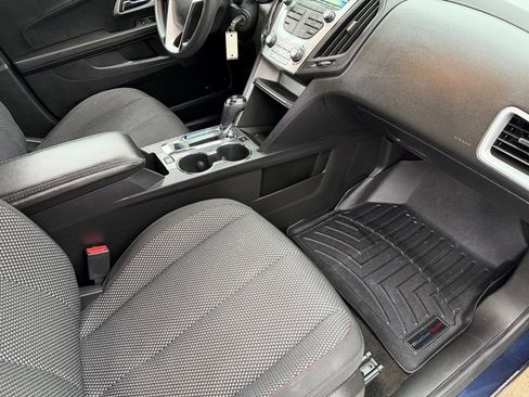 Used 2017 Chevrolet Equinox LT FWD image 15