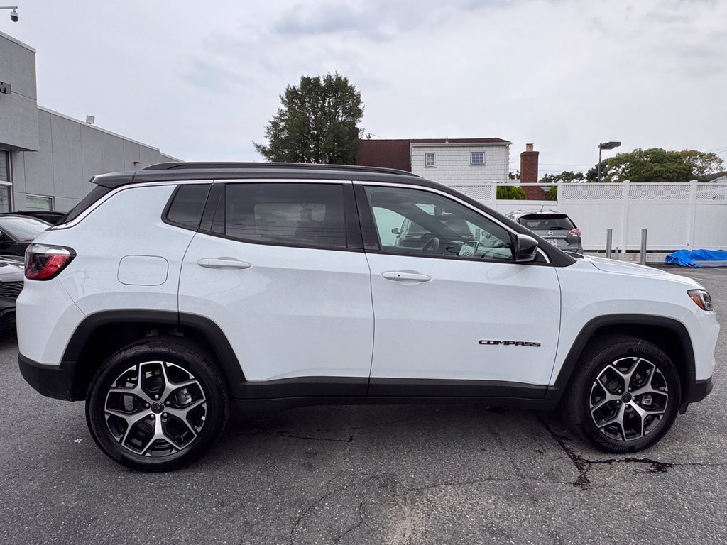 Used 2026 Jeep Compass Limited w/ Sun, Sound & Navigation Group AWD/4WD image 8