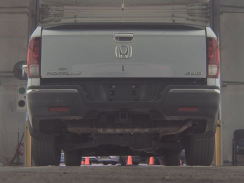 Used 2017 Honda Ridgeline RTL-T image 9